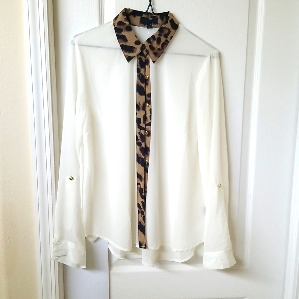 MINE Leopard print long sleeve women gold button down  L